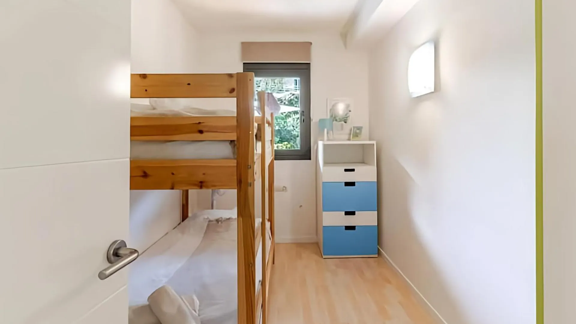 Pretty Garden Apartment Next To A Charming Beach リョレート・デ・マル