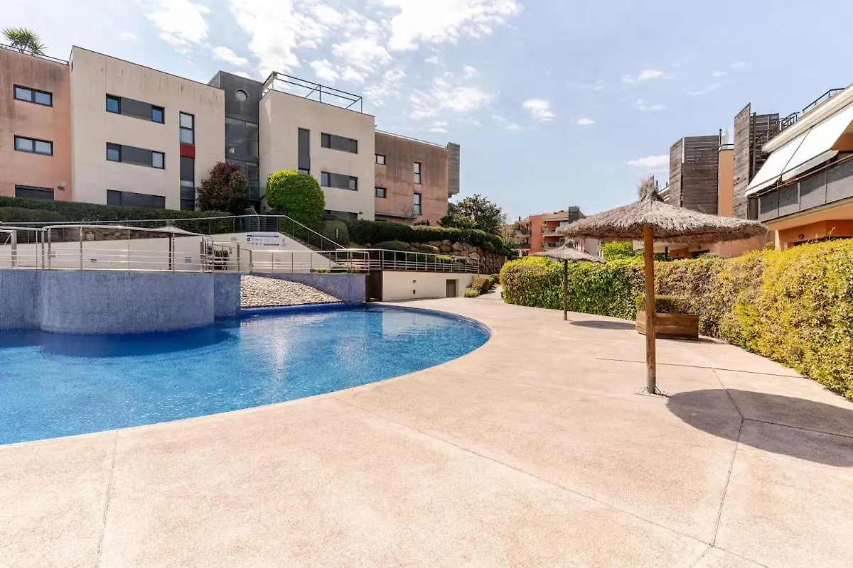 Pretty Garden Apartment Next To A Charming Beach リョレート・デ・マル